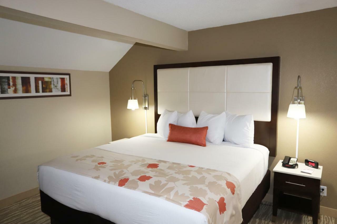 Hawthorn Suites By Wyndham Detroit Southfield Exterior photo